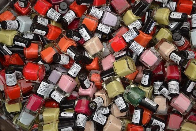 Mobile nail polish is among the  profitable businesses to start with 1k in Kenya today.